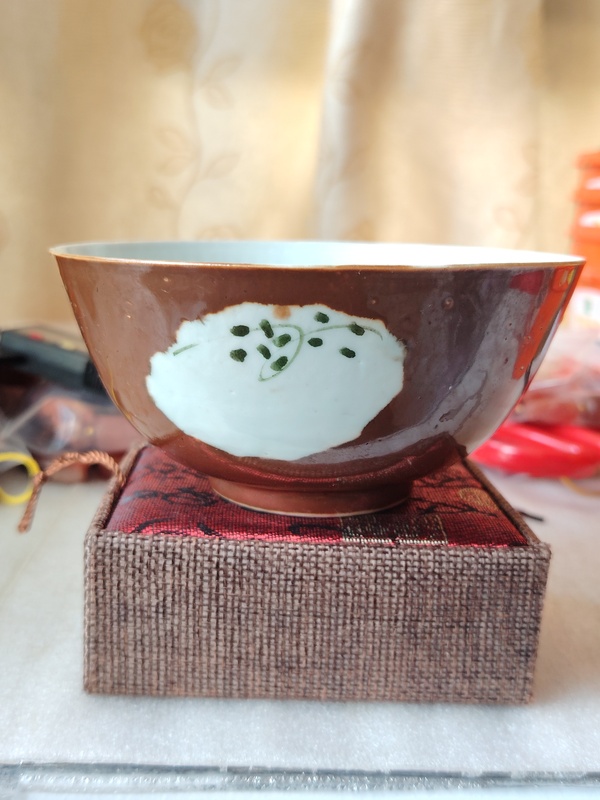 古玩轉(zhuǎn)賣紫金釉開光彩繪花卉紋碗拍賣，當(dāng)前價(jià)格0元