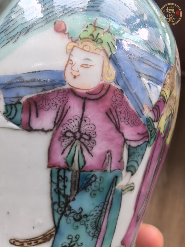 古玩陶瓷清晚·粉彩人物故事紋輔首瓶 真品鑒賞圖