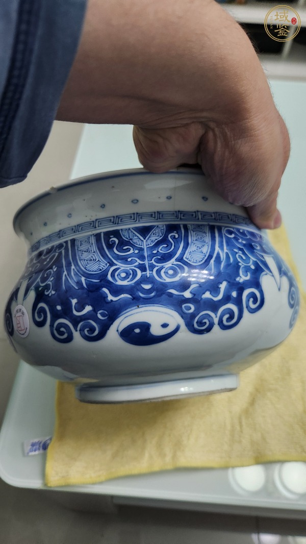 古玩康熙青花饕餮紋香爐真品鑒賞圖