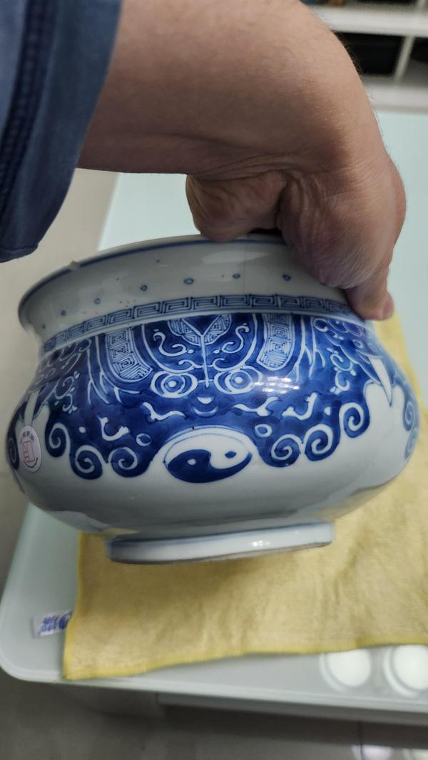 古玩陶瓷清康熙青花饕餮紋香爐拍賣(mài)，當(dāng)前價(jià)格26800元