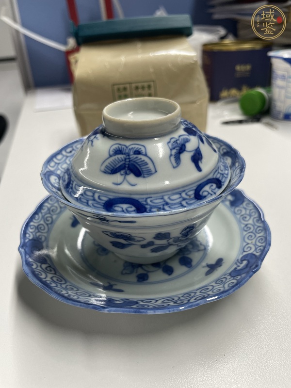 古玩陶瓷清乾隆洞石花蝶紋蓋碗一套真品鑒賞圖
