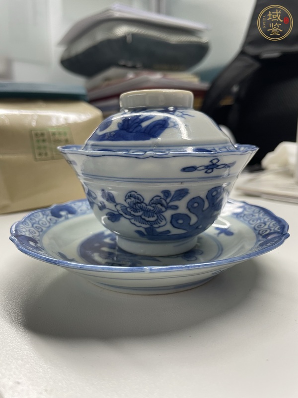 古玩陶瓷清乾隆洞石花蝶紋蓋碗一套真品鑒賞圖