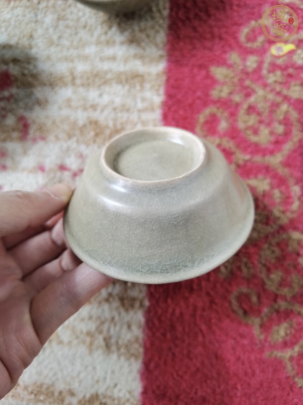 古玩陶瓷龍泉青瓷米黃釉洗真品鑒賞圖