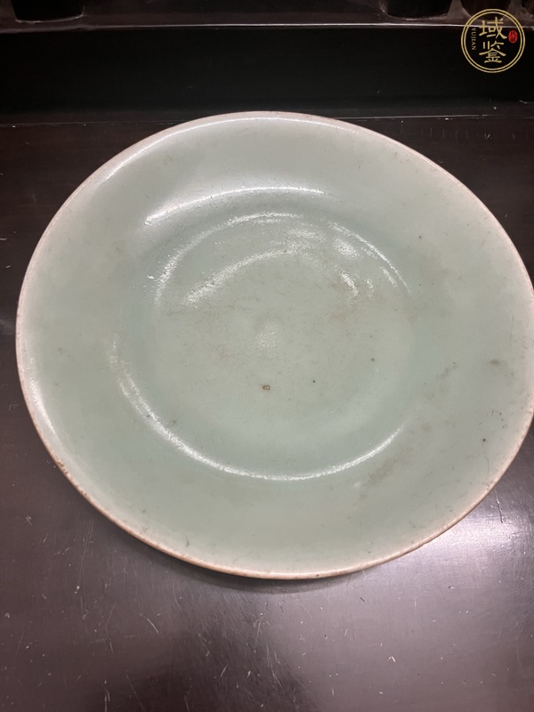 古玩陶瓷豆青釉盤真品鑒賞圖