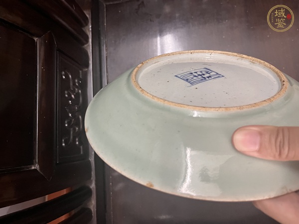 古玩陶瓷豆青釉盤真品鑒賞圖