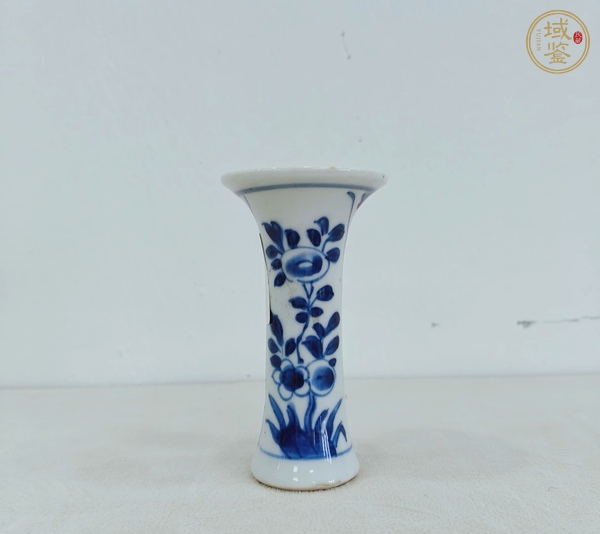古玩花卉紋青花束腰花觚真品鑒賞圖