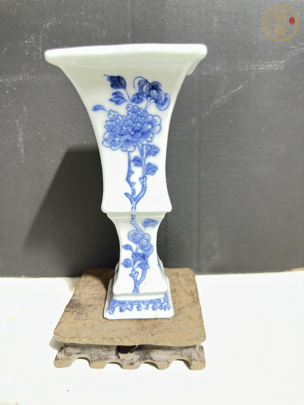 古玩青花花觚真品鑒賞圖