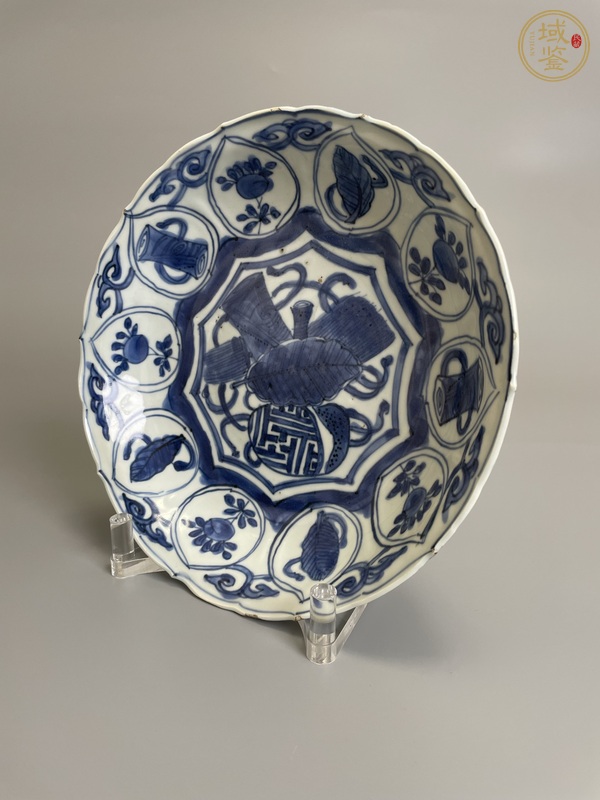 古玩陶瓷青花八寶紋花口盤真品鑒賞圖