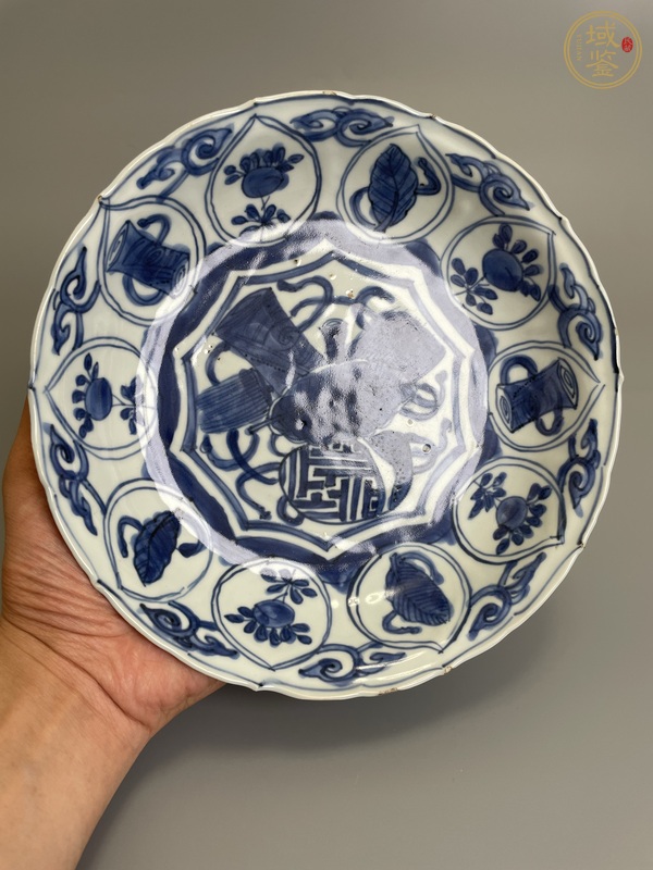 古玩陶瓷青花八寶紋花口盤真品鑒賞圖
