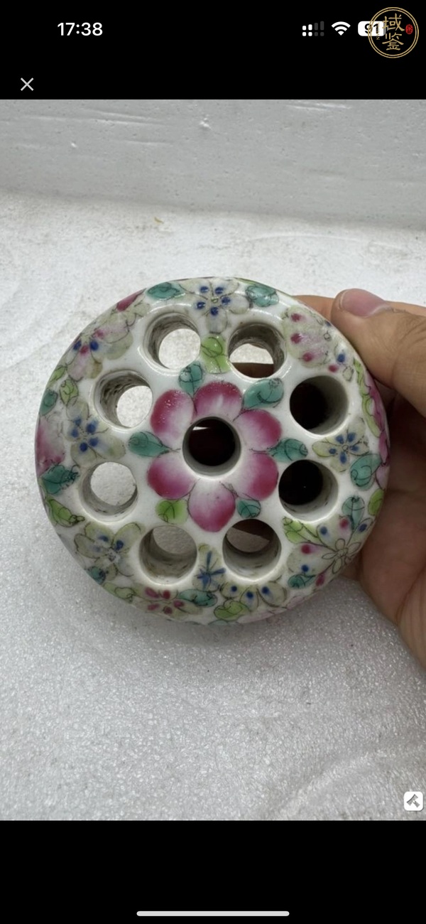 古玩陶瓷粉彩白花紋花插真品鑒賞圖