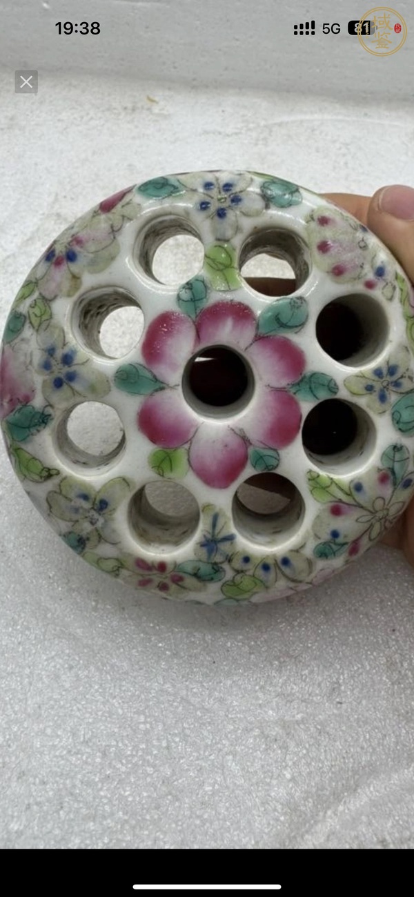 古玩陶瓷粉彩白花紋花插真品鑒賞圖