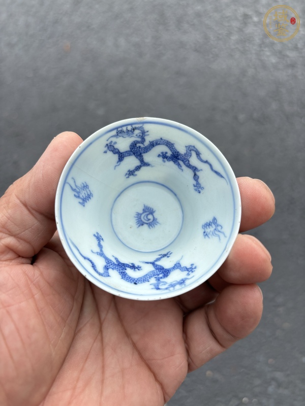 古玩龍紋青花杯真品鑒賞圖