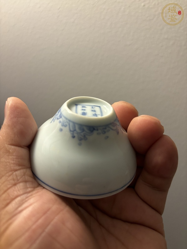 古玩陶瓷龍紋青花杯真品鑒賞圖