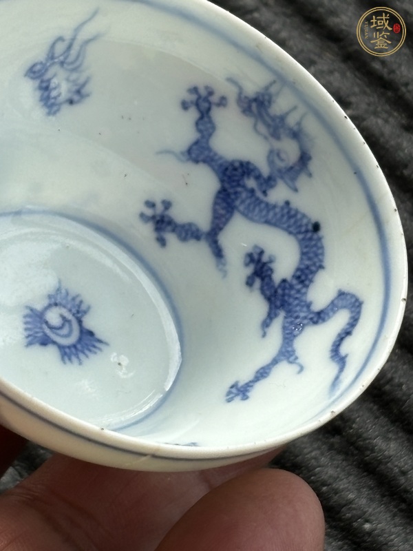 古玩陶瓷龍紋青花杯真品鑒賞圖