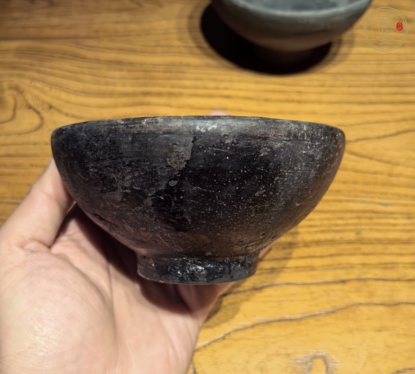 古玩陶瓷黑陶茶盞真品鑒賞圖