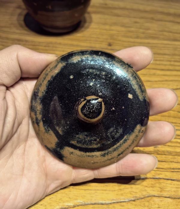 古玩陶瓷金元窯變黑釉茶入(原蓋)拍賣,當前價格136元