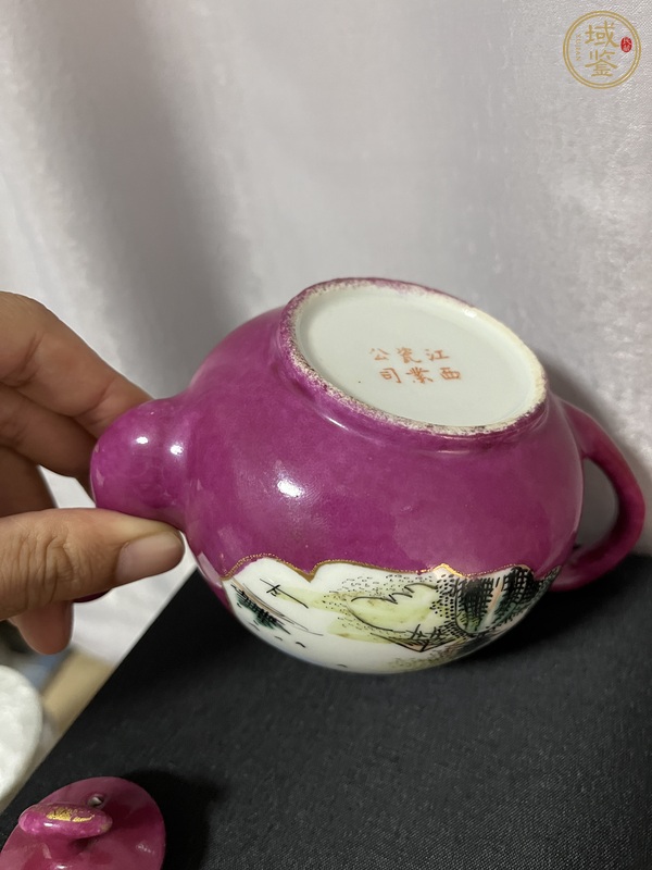 古玩陶瓷胭脂紅地開光粉彩壺真品鑒賞圖