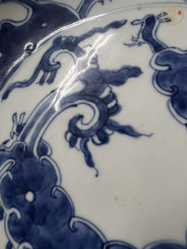 古玩陶瓷摩羯龍紋青花盤真品鑒賞圖