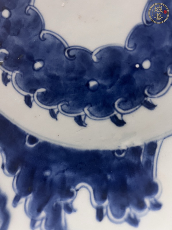 古玩陶瓷摩羯龍紋青花盤真品鑒賞圖