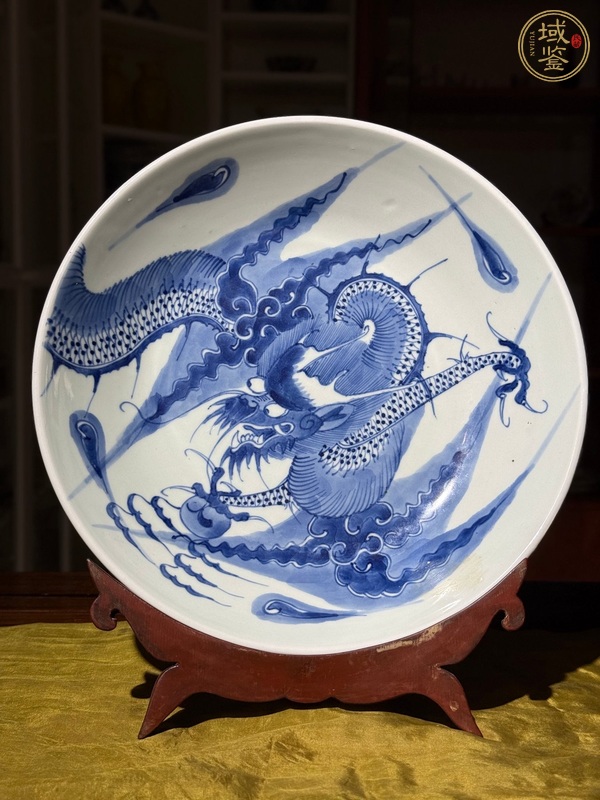 古玩陶瓷青花過墻龍紋盤真品鑒賞圖