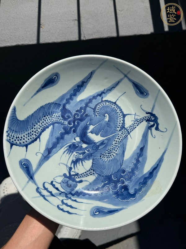 古玩陶瓷青花過墻龍紋盤真品鑒賞圖
