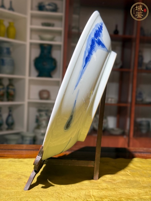 古玩陶瓷青花過墻龍紋盤真品鑒賞圖