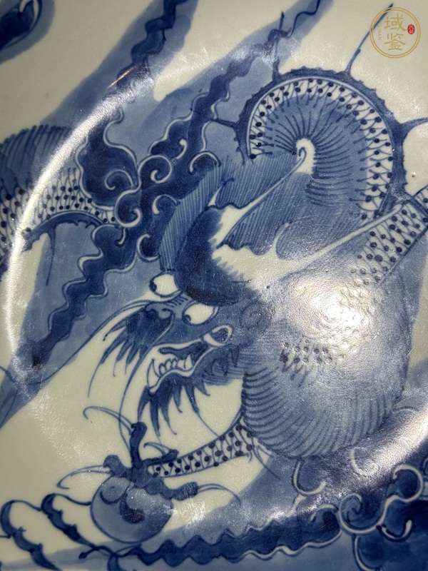 古玩陶瓷青花過墻龍紋盤真品鑒賞圖
