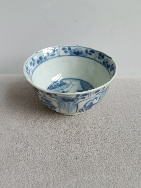 古玩轉(zhuǎn)賣康熙青花外八寶內(nèi)人物杯拍賣，當(dāng)前價(jià)格999元