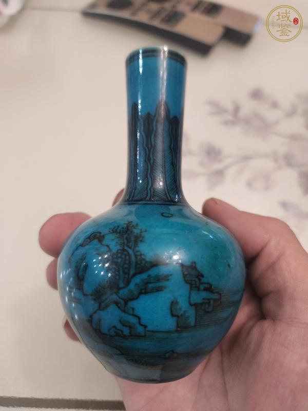 古玩陶瓷孔雀藍(lán)釉山水紋天球瓶真品鑒賞圖