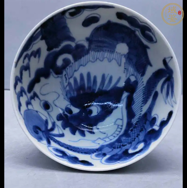 古玩陶瓷青花過墻龍紋杯（日本瓷）真品鑒賞圖