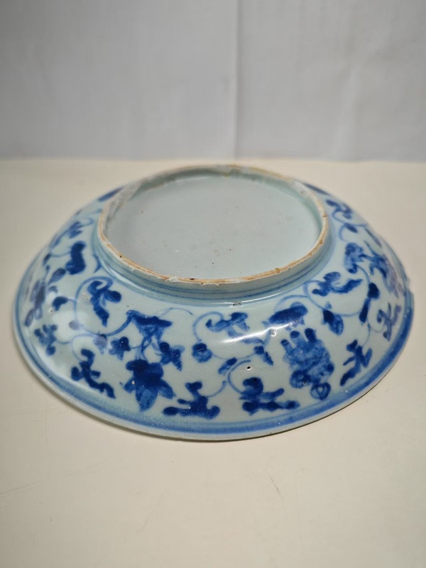 古玩陶瓷明中期青花洞石花卉紋盤拍賣，當(dāng)前價(jià)格1678元