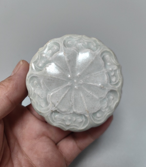 古玩陶瓷白宋-青白釉花卉紋粉盒拍賣，當(dāng)前價格8500元