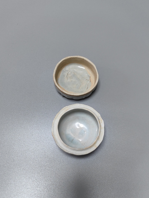 古玩陶瓷白宋-青白釉花卉紋粉盒拍賣，當(dāng)前價格8500元