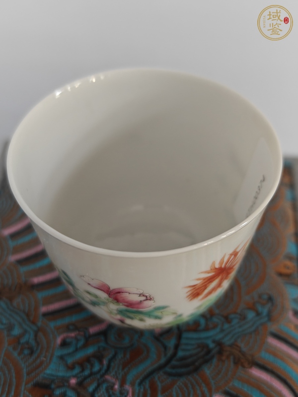 古玩陶瓷粉彩花卉紋杯真品鑒賞圖