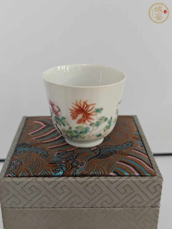 古玩陶瓷粉彩花卉紋杯真品鑒賞圖