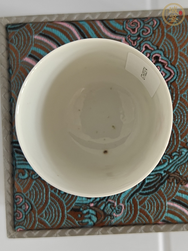 古玩陶瓷粉彩花卉紋杯真品鑒賞圖