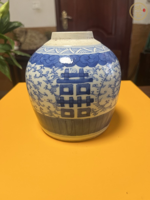 古玩纏枝花囍字紋青花罐真品鑒賞圖