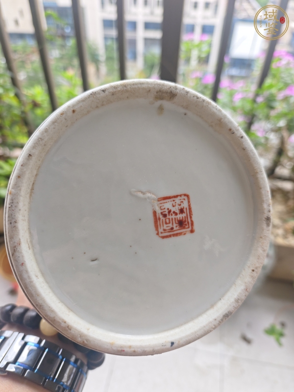 古玩陶瓷礬紅獅子帽筒真品鑒賞圖