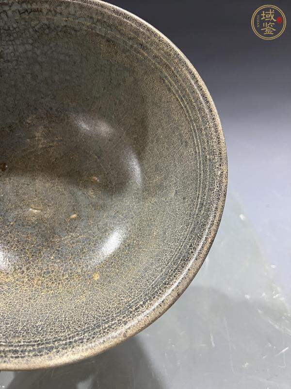 古玩陶瓷青釉仰蓮紋碗真品鑒賞圖