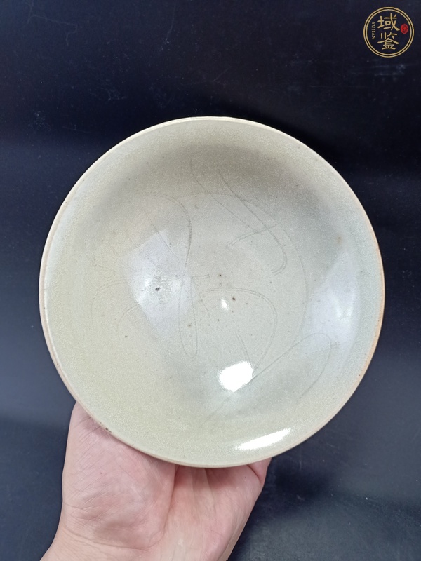 古玩陶瓷影青釉內劃花外刻仰蓮紋碗真品鑒賞圖