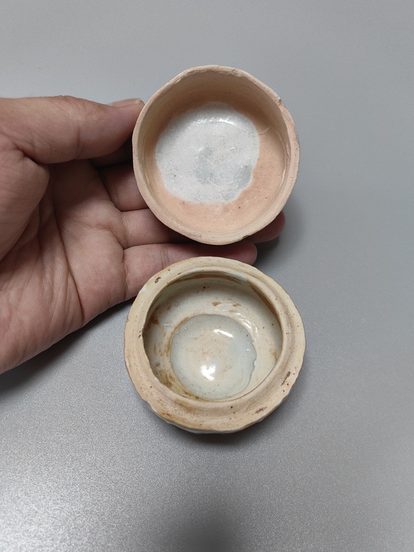 古玩陶瓷青白釉花卉紋粉盒拍賣，當前價格3800元