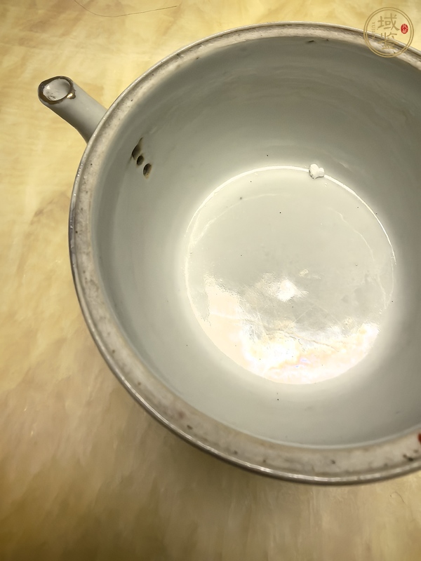 古玩陶瓷花卉紋粉彩執(zhí)壺真品鑒賞圖