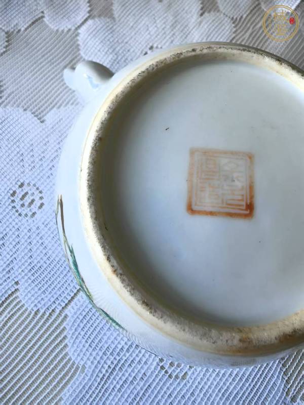 古玩陶瓷花卉紋粉彩執壺真品鑒賞圖