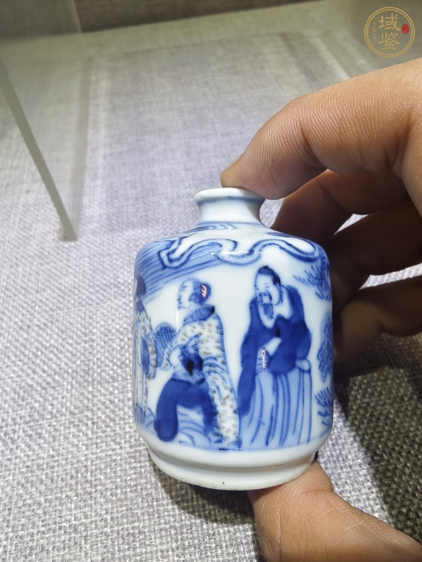古玩陶瓷青花釉里紅人物紋鼻煙壺真品鑒賞圖