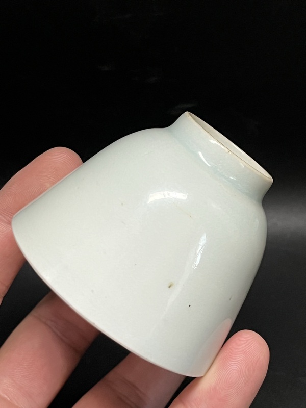 古玩陶瓷白釉杯一對拍賣,當(dāng)前價格1200元