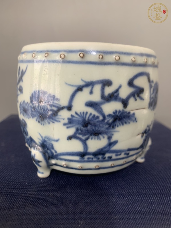 古玩陶瓷歲寒三友松竹梅青花三足筒式香爐真品鑒賞圖