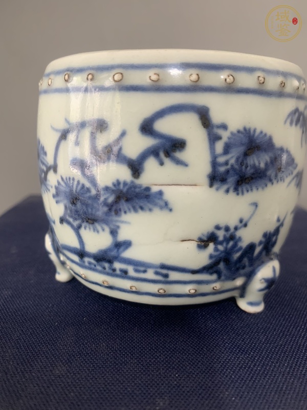 古玩陶瓷歲寒三友松竹梅青花三足筒式香爐真品鑒賞圖