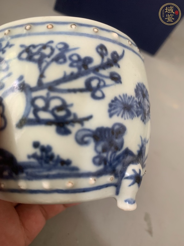 古玩陶瓷歲寒三友松竹梅青花三足筒式香爐真品鑒賞圖