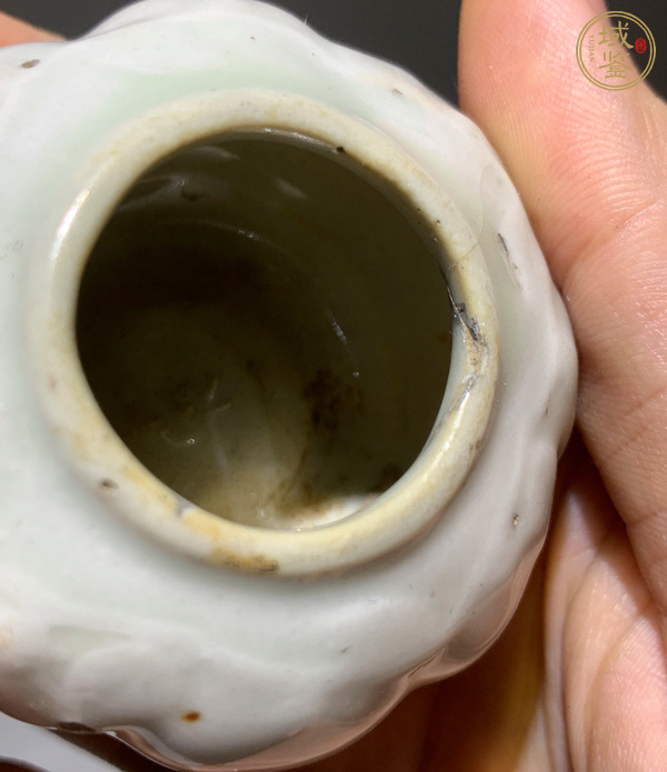 古玩陶瓷白釉瓜棱型水盂真品鑒賞圖