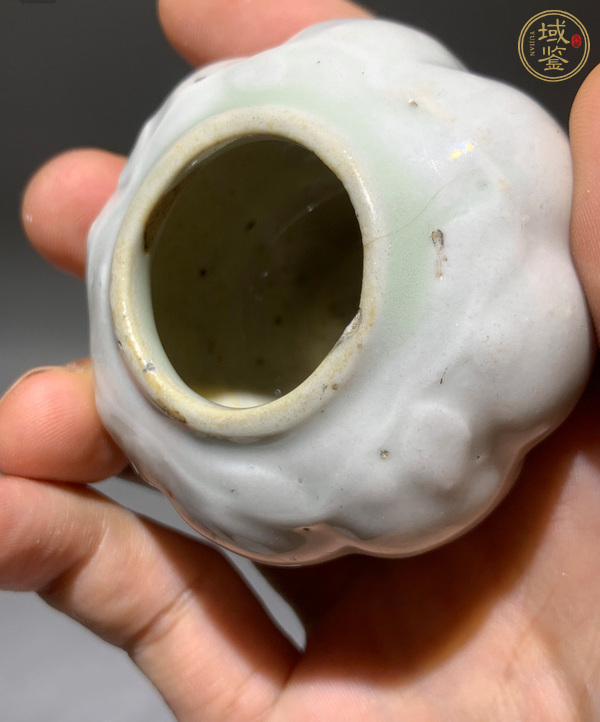 古玩陶瓷白釉瓜棱型水盂真品鑒賞圖